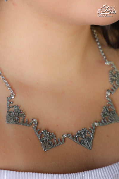 Amulet motifs necklace