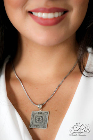 Pendant Palestinian embroidery