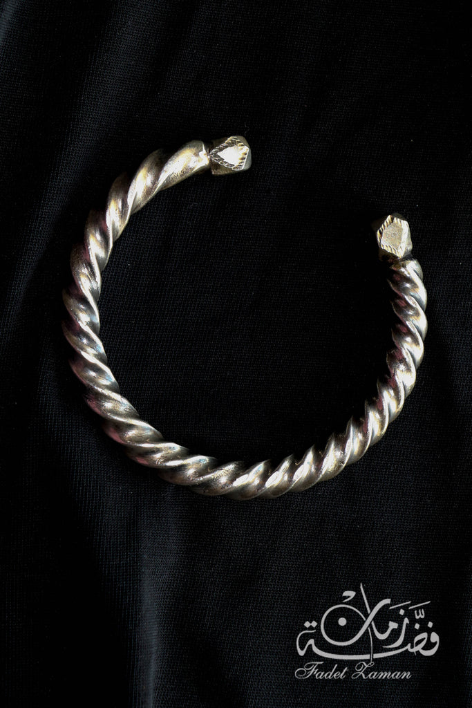 Entwined bangle bracelet